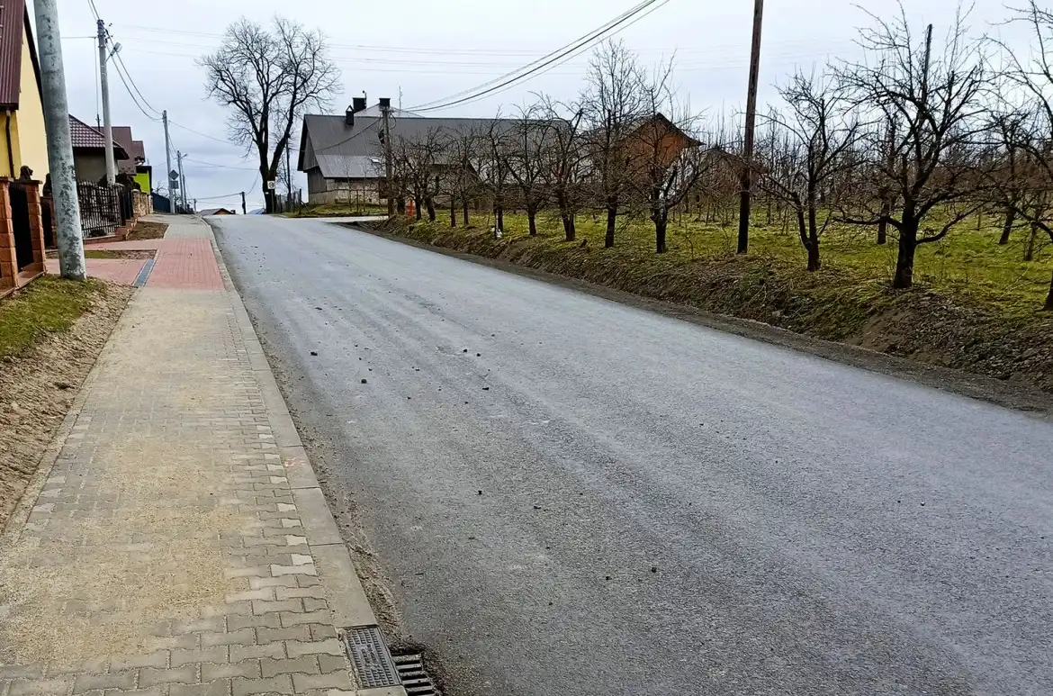 Zakończyły się prace przy remoncie drogi powiatowej Czarny Potok - Szczereż. To II etap modernizacji