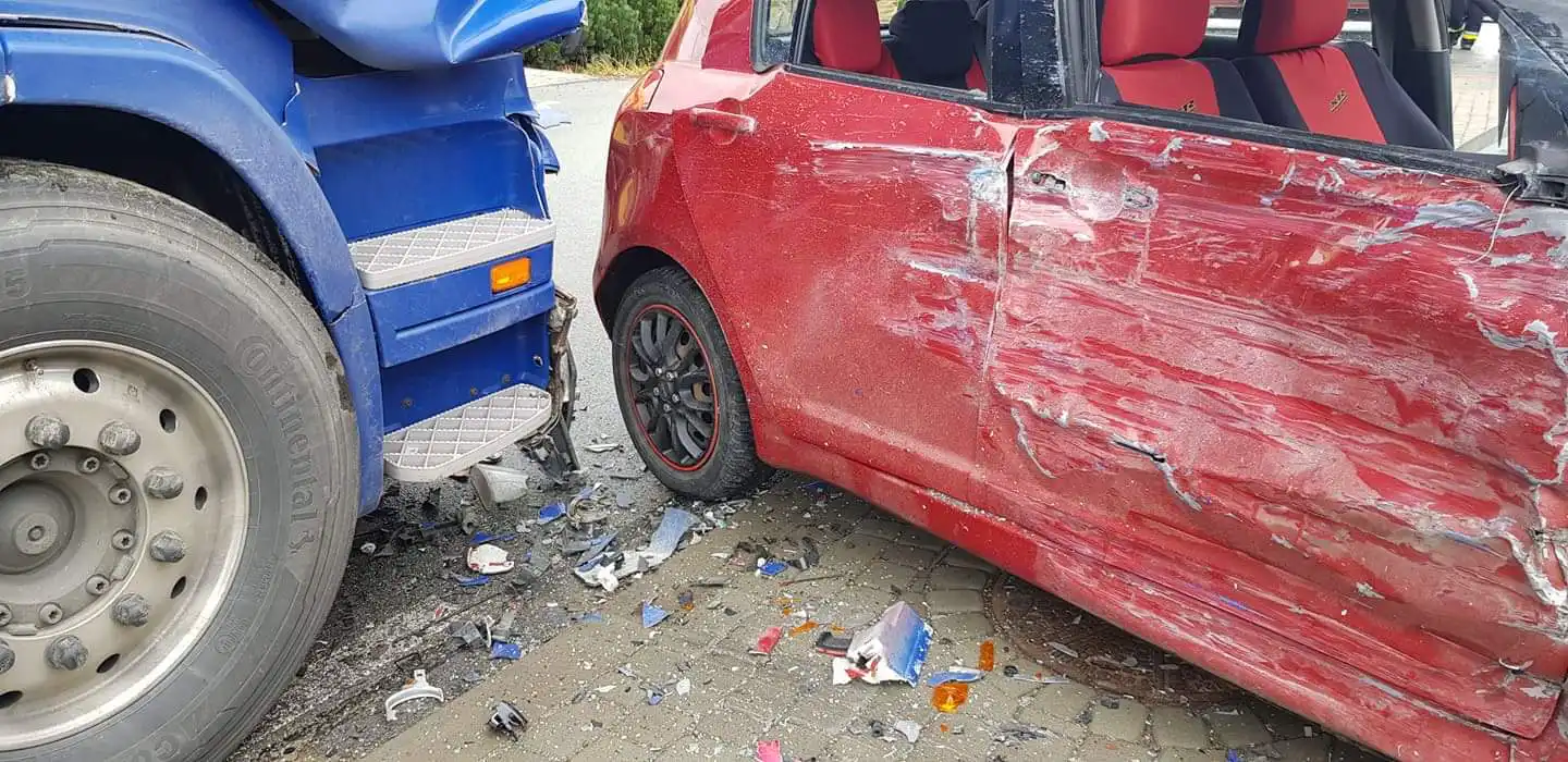 Kraksa w Siołkowej. Jedna osoba trafiła do szpitala