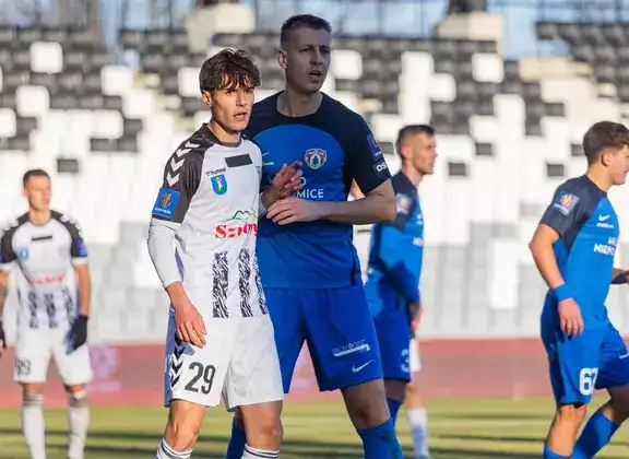 Patryk Peciak przedłuża kontrakt z Sandecją