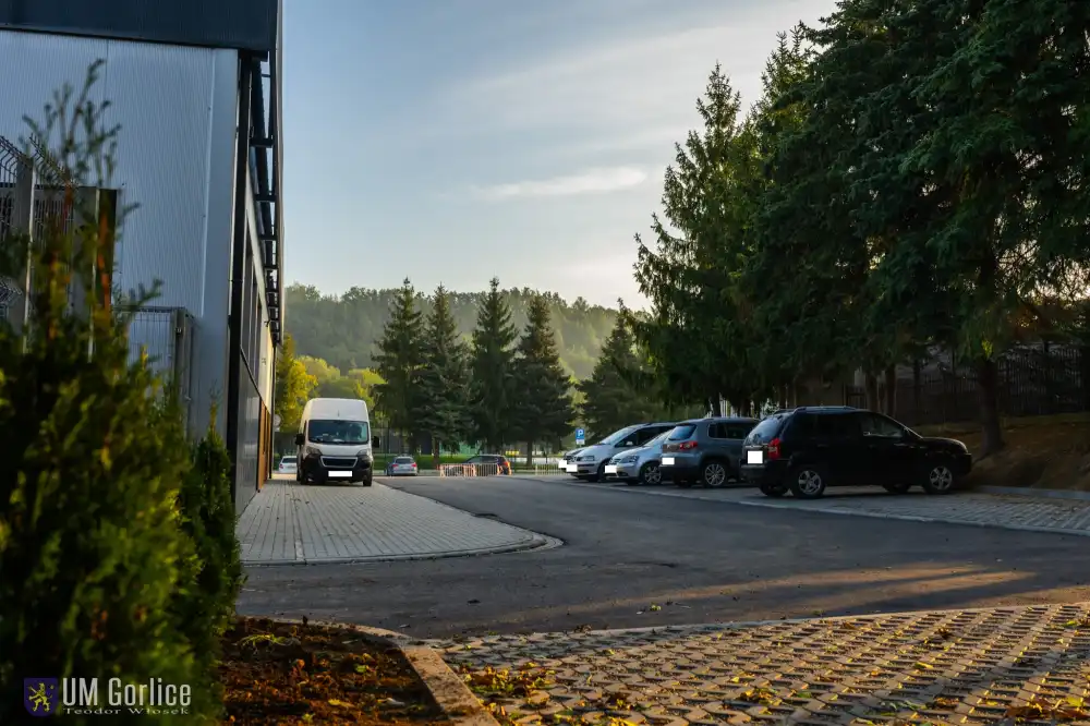Koniec z błotem! Arena Gorlice zyskała estetyczny plac