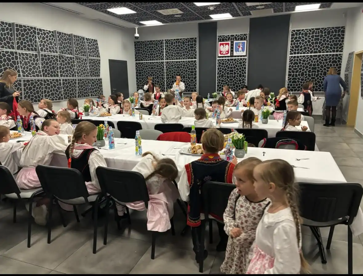 Symboliczne spotkanie. Piątkowioki zasiadają w miejscach wójtów i radnych