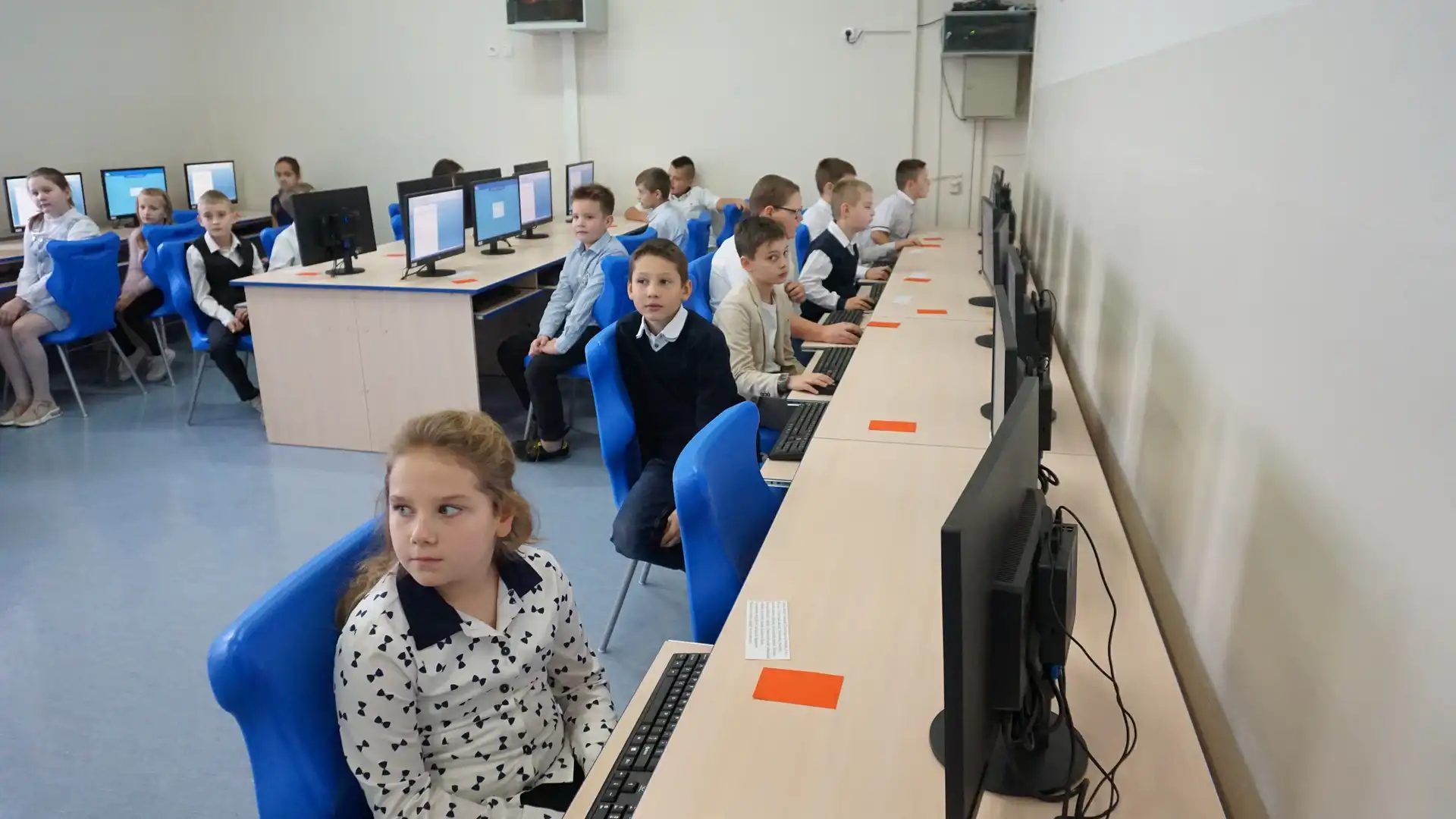 Dzieci ze Szkoły Podstawowej w Wielogłowach mają nową pracownię komputerową
