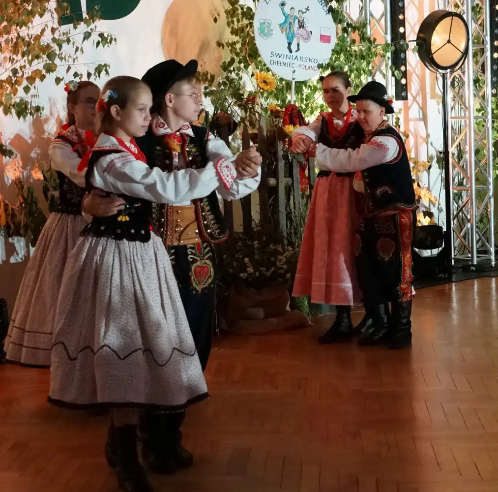 Zespół Pieśni i Tańca "Świniarsko" świętuje jubileusz 15-lecia działalności