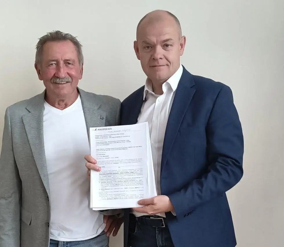 Boisko w Łomnicy-Zdroju zmieni się nie do poznania. Umowa już podpisana