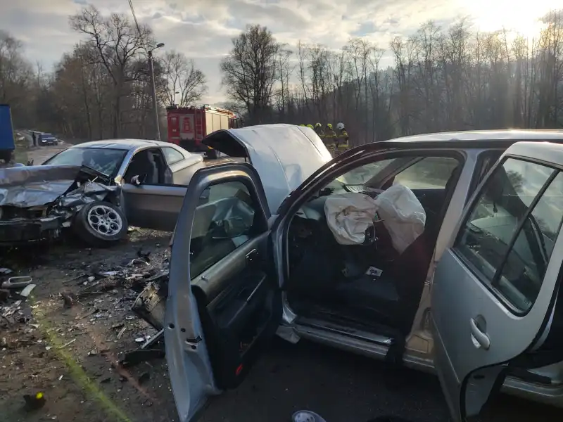 Wypadek w Nowym Sączu. Cztery osoby poszkodowane