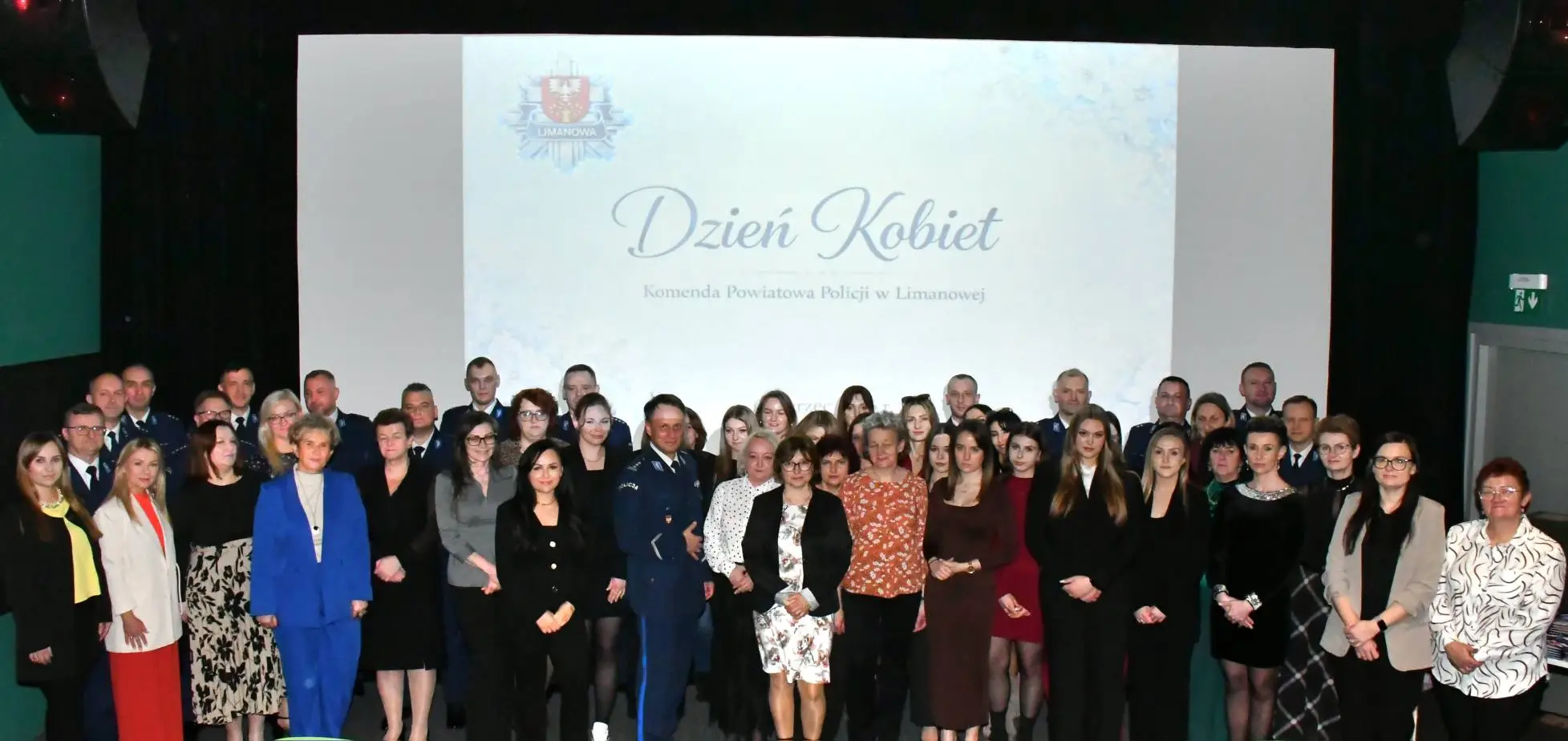 Podziękowania i życzenia dla policjantek. Dzień Kobiet w limanowskiej komendzie