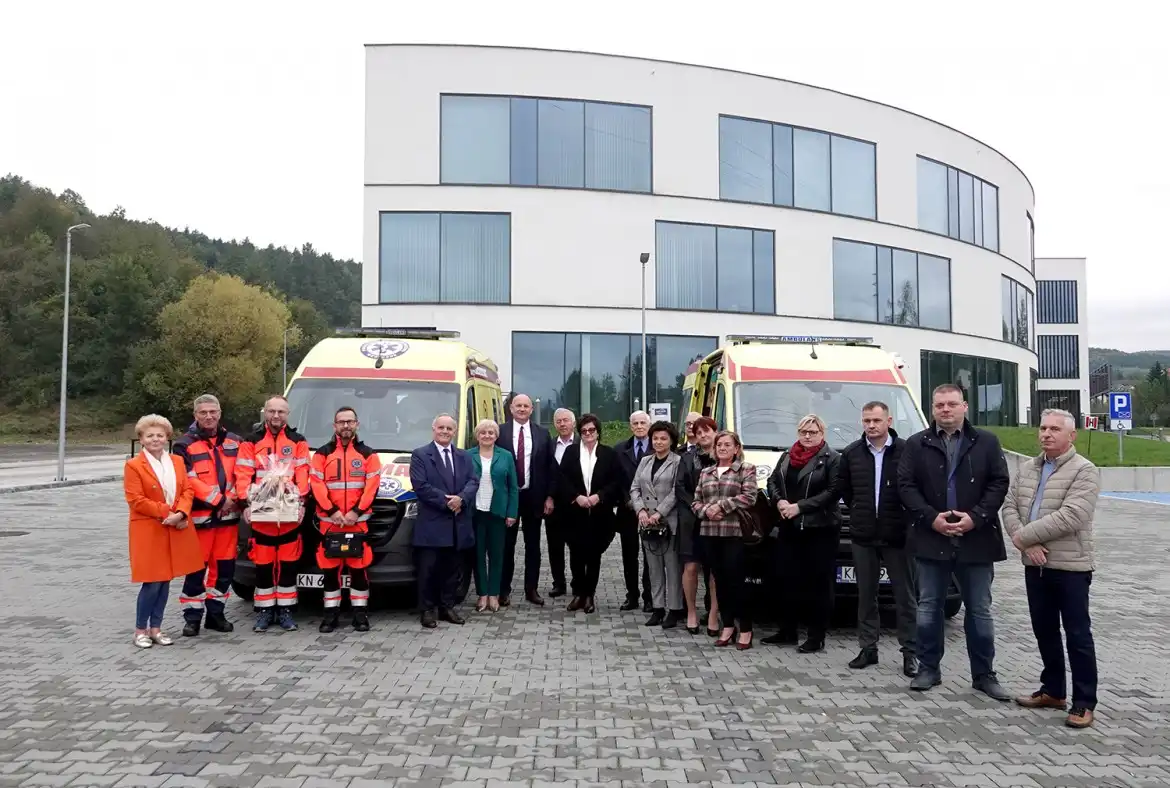 Nowoczesny ambulans dla Łącka. Szybsza pomoc w trudnym terenie