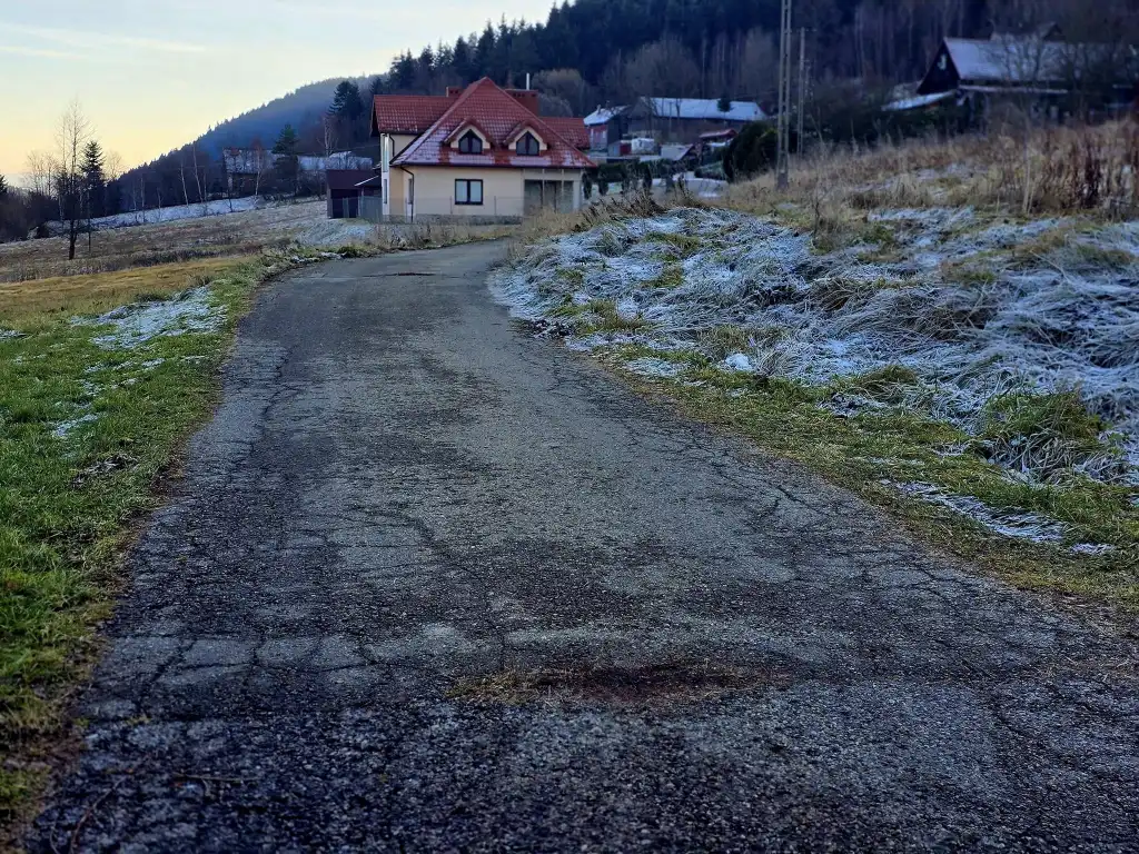 Remont Drogi Pod Spleźnią w Młyńczyskach. Nowa Inwestycja w Gminie Łukowica