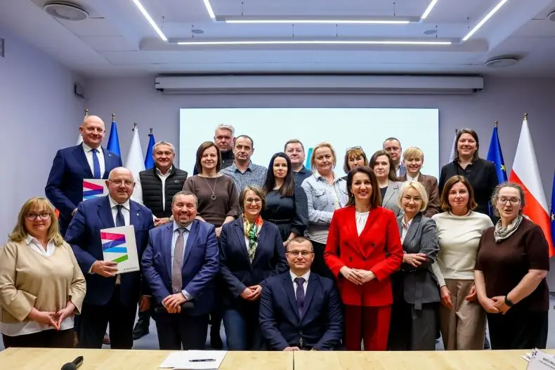 Samorząd Województwa Małopolskiego wspiera ZAZ-y. To miejsca pracy które inspirują