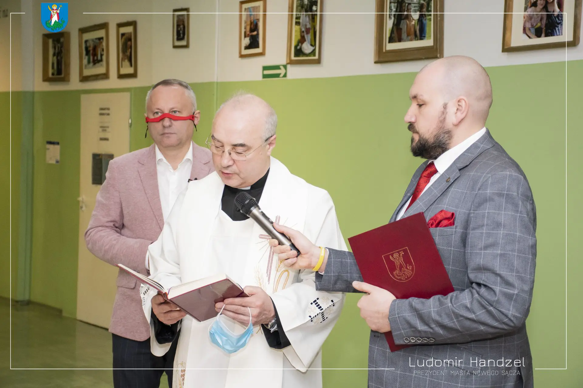 Nowy Sącz: W IV LO Sportowym odsłonięto tablicę upamiętniającą postać Kazimierza Pierackiego