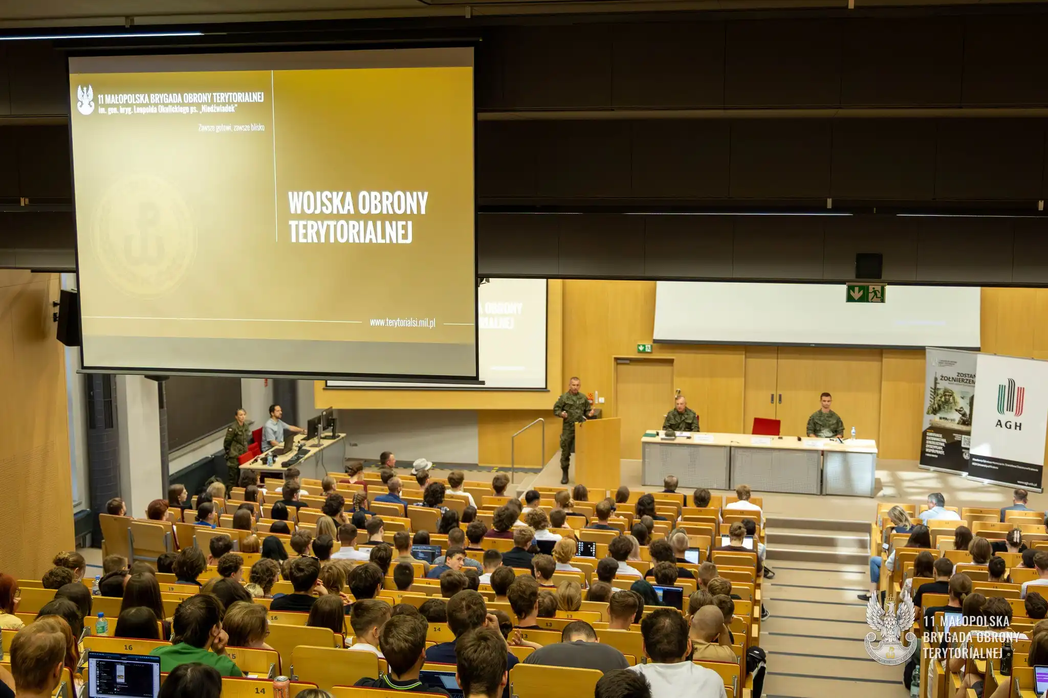 „Bezpieczeństwo i służba”. Terytorialsi z 11 MBOT inspirują studentów AGH