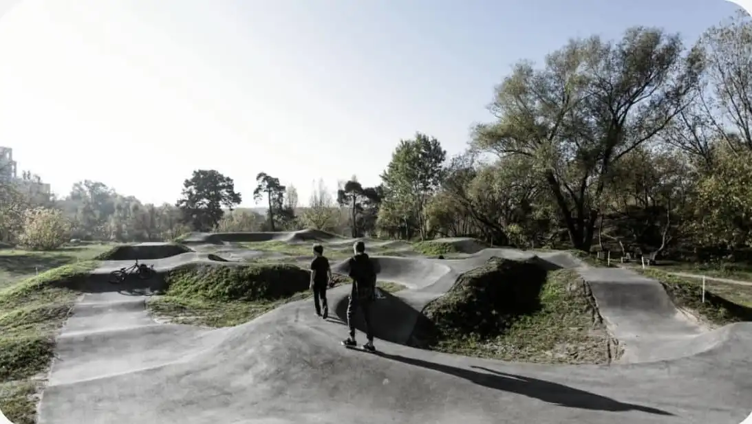 160 metrów adrenaliny! Pumptrack i nowe trasy rowerowe w Gminie Chełmiec coraz bliżej