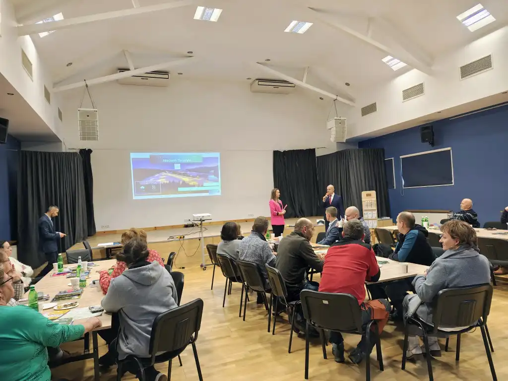 Jak zmieni się turystyka. Eksperci debatowali w Piwnicznej Zdroju