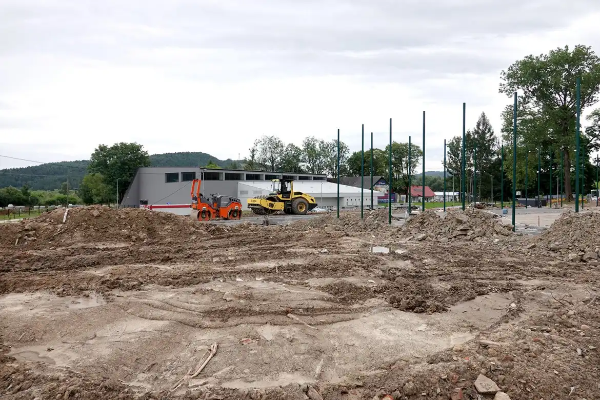 Trwa budowa Powiatowego Centrum Sportu w Marcinkowicach. Otwarcie obiektu jeszcze w tym roku