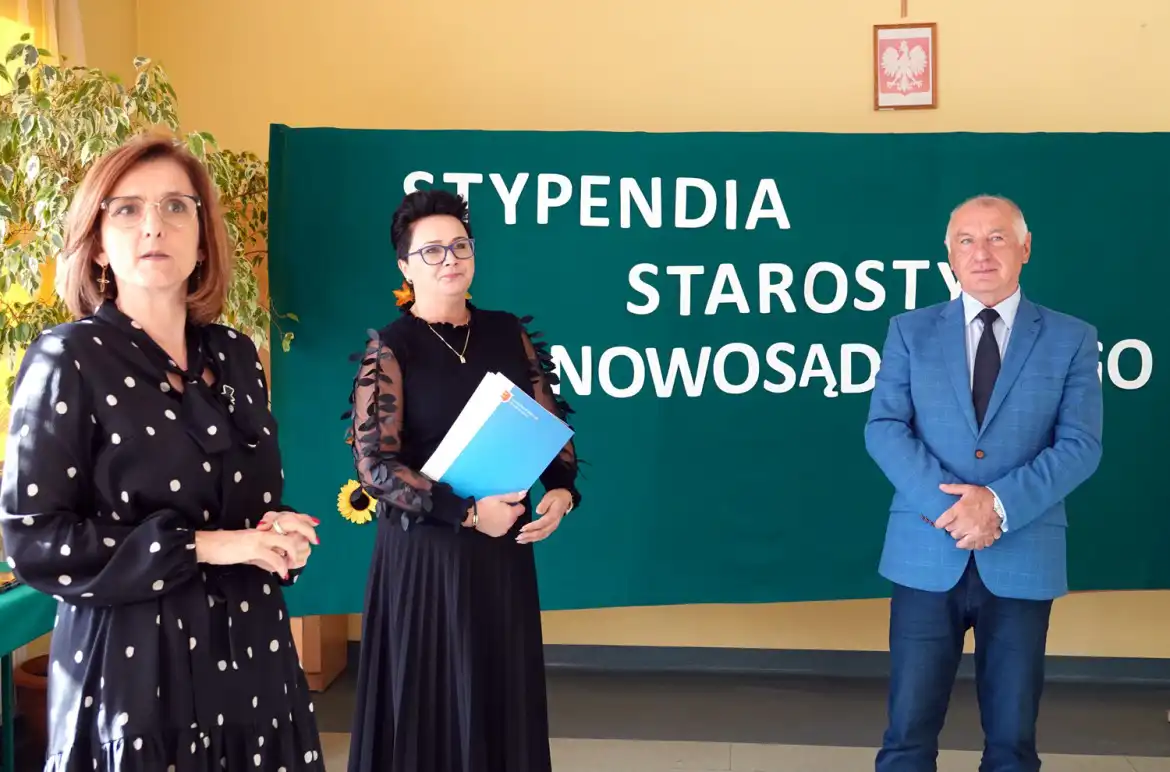 Kolejni uczniowie ze stypendium od starosty nowosądeckiego