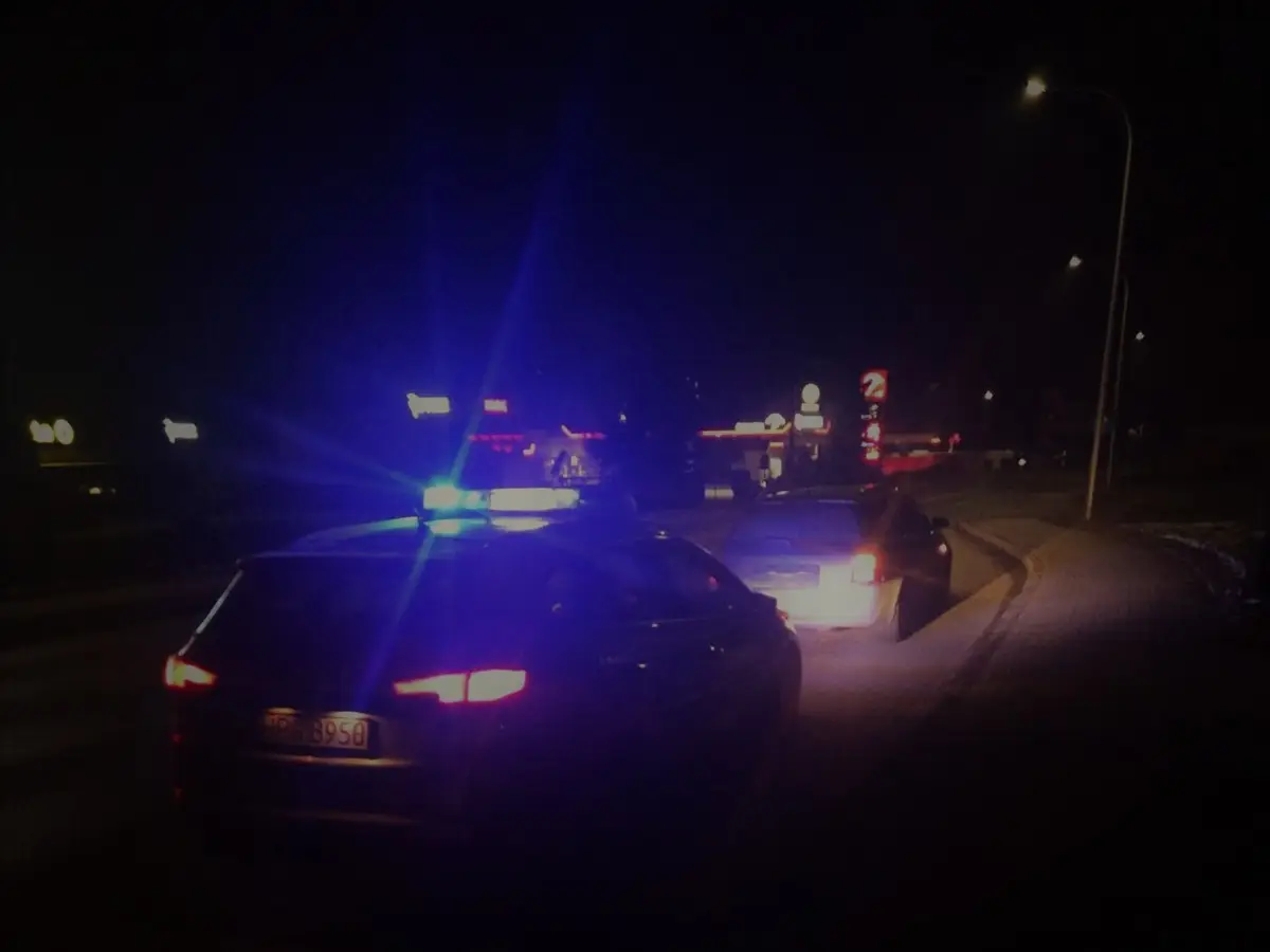 Nocna akcja na Bronisława Czecha. Posypały się mandaty i zatrzymane dowody