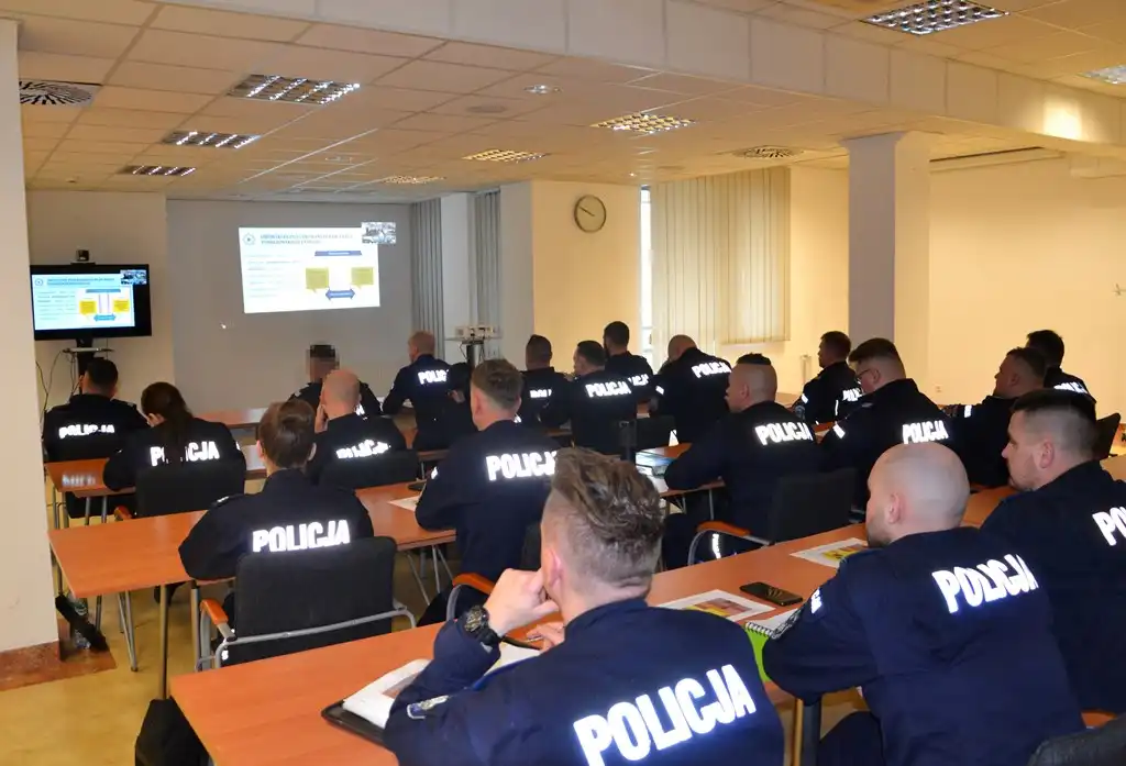 Nowe kadry w mundurach. Przyszli aspiranci rozpoczęli szkolenie w Nowym Sączu
