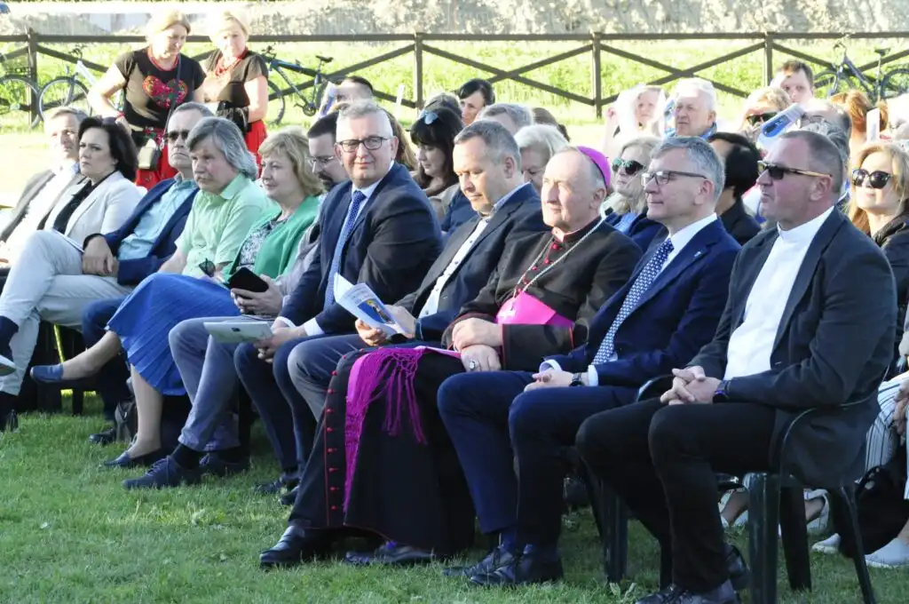 Tłumy na Jubileuszu XXV–lecia kanonizacji św. Kingi i Diecezjalnym Święcie Rodziny w Starym Sączu