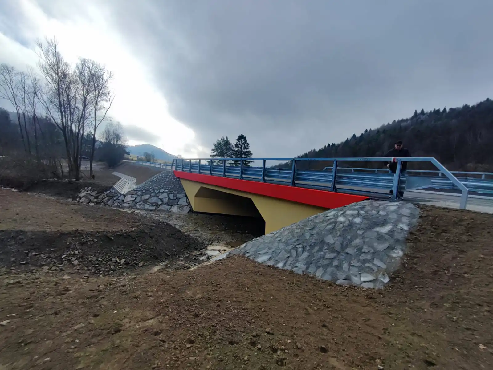 Inwestycje drogowo-mostowe w Nadleśnictwie Łosie. Nowe drogi i mosty dla mieszkańców i turystów
