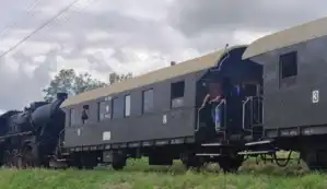 O włos od tragedii na niestrzeżonym przejeździe kolejowym