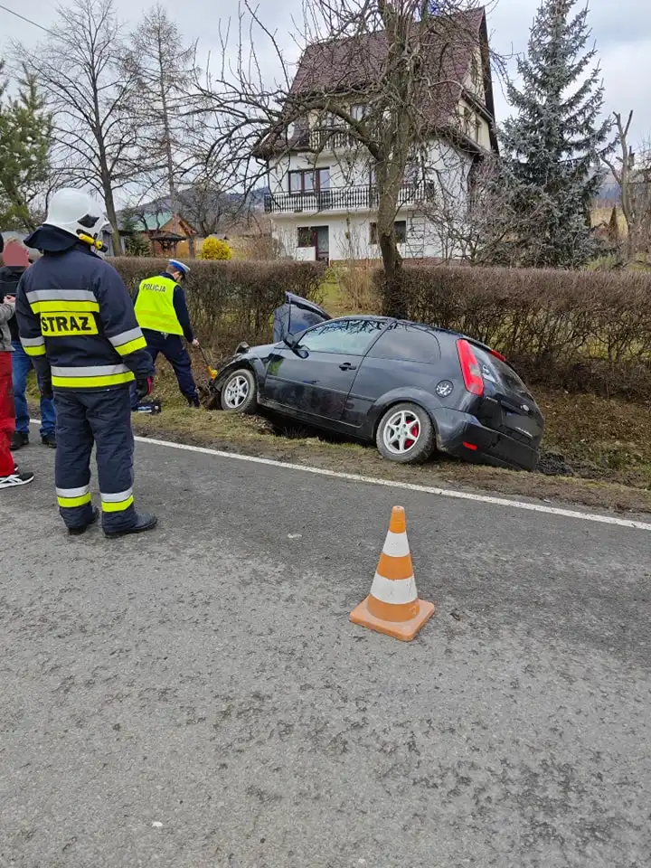 Wypadek w Przenoszy. Jedna osoba trafiła do szpitala
