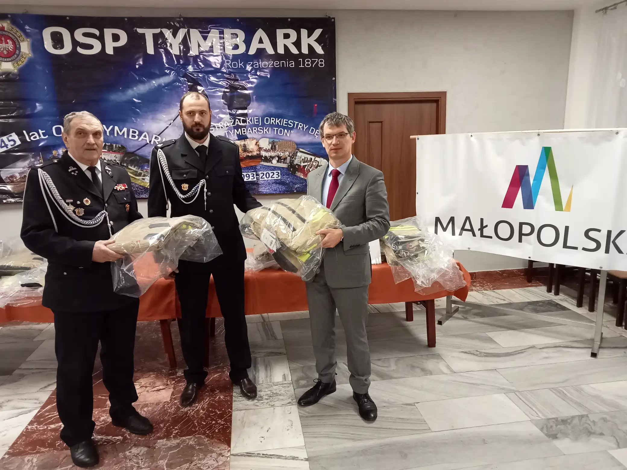 Nowe wyposażenie dla strażaków z Tymbarku i Podłopienia