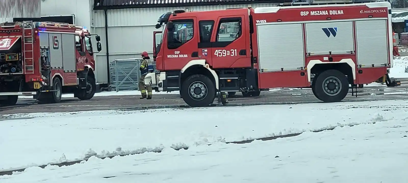 Pożar na ul. Ogrodowej. Spłonęła kabina dostawczaka