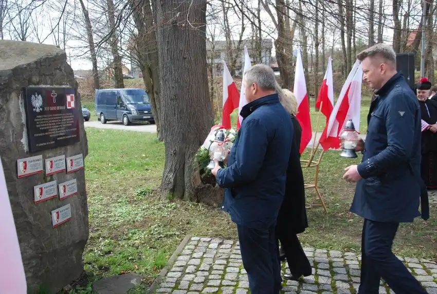 Mszana Dolna uczciła pamięć Ofiar Katynia i Katastrofy Smoleńskiej