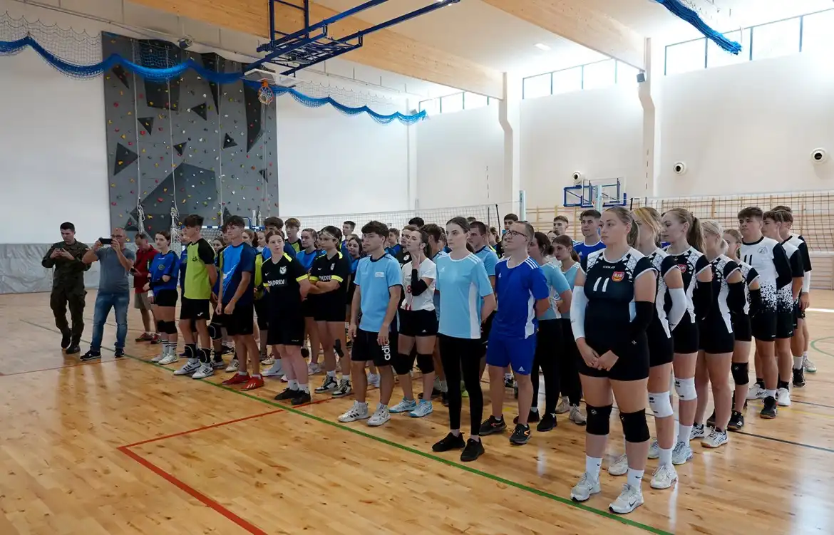 Turniej Szkół Mundurowych w Powiatowym Centrum Sportu w Marcinkowicach