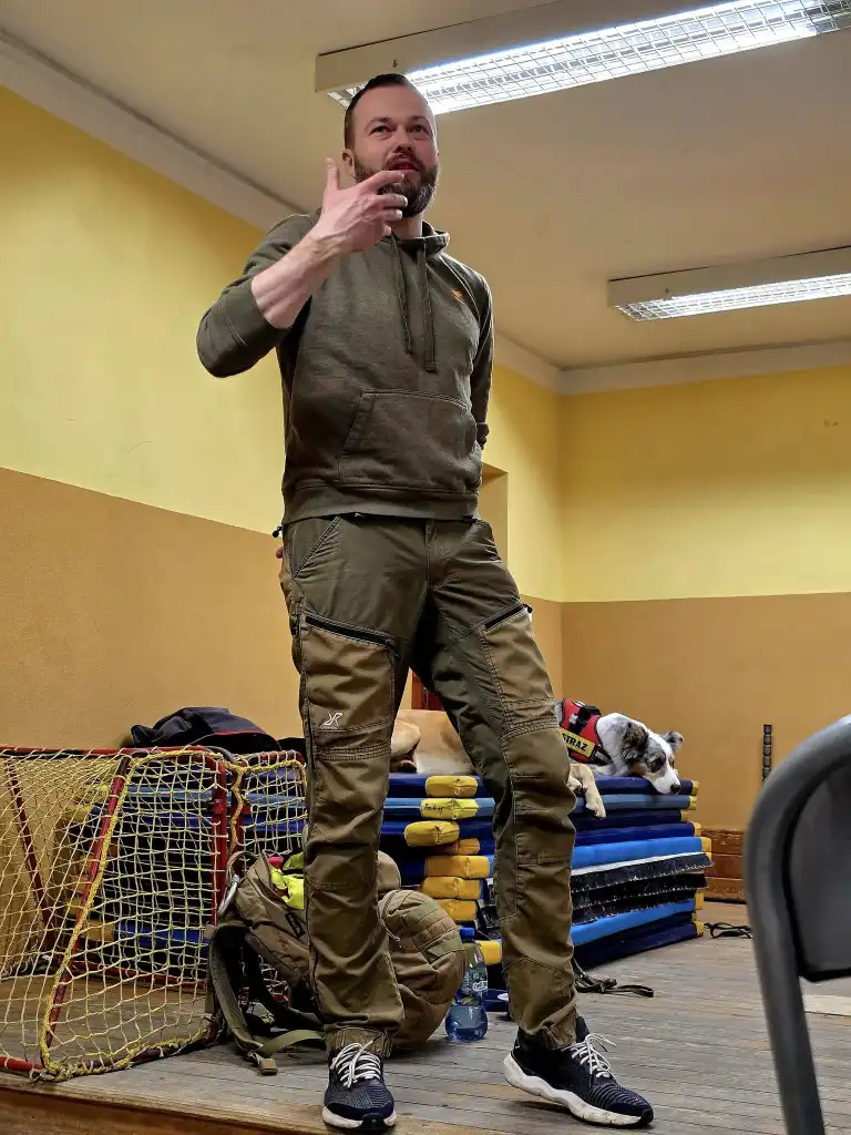 Wszystko o psach ratunkowych i misjach USAR. Prelekcja w I LO im. Jana Długosza