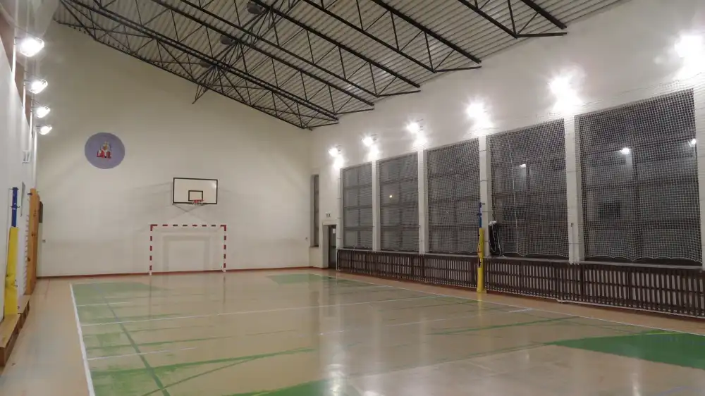 Gmina Łososina Dolna inwestuje w energooszczędne oświetlenie sal gimnastycznych