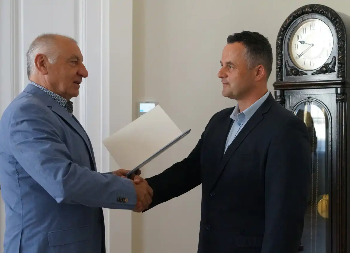 Przez kolejnych 5 lat będą kierować szkołami w Nawojowej i Starym Sączu