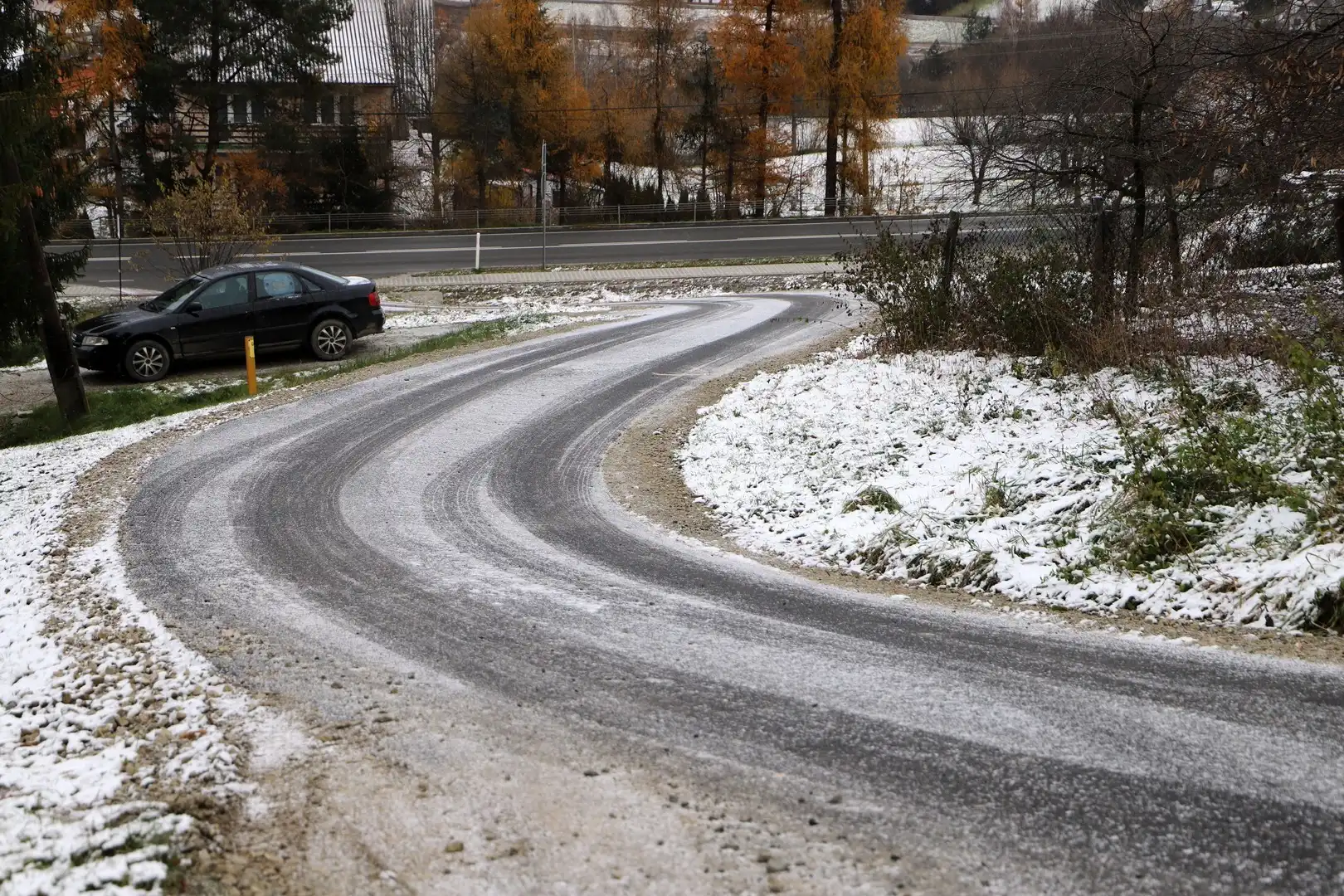 Małopolska inwestuje w infrastrukturę rolniczą. Remonty dróg w Męcinie i Mordarce