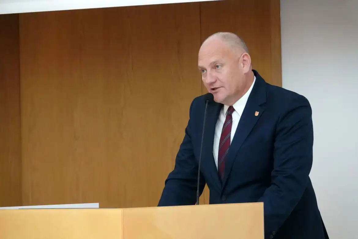 Nowe inwestycje i wyzwania w Powiecie Nowosądeckim. Sesja pełna decyzji