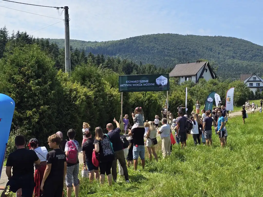 Zdobywcy Modyni pokazali moc! Sport, pasja i integracja w Młyńczyskach