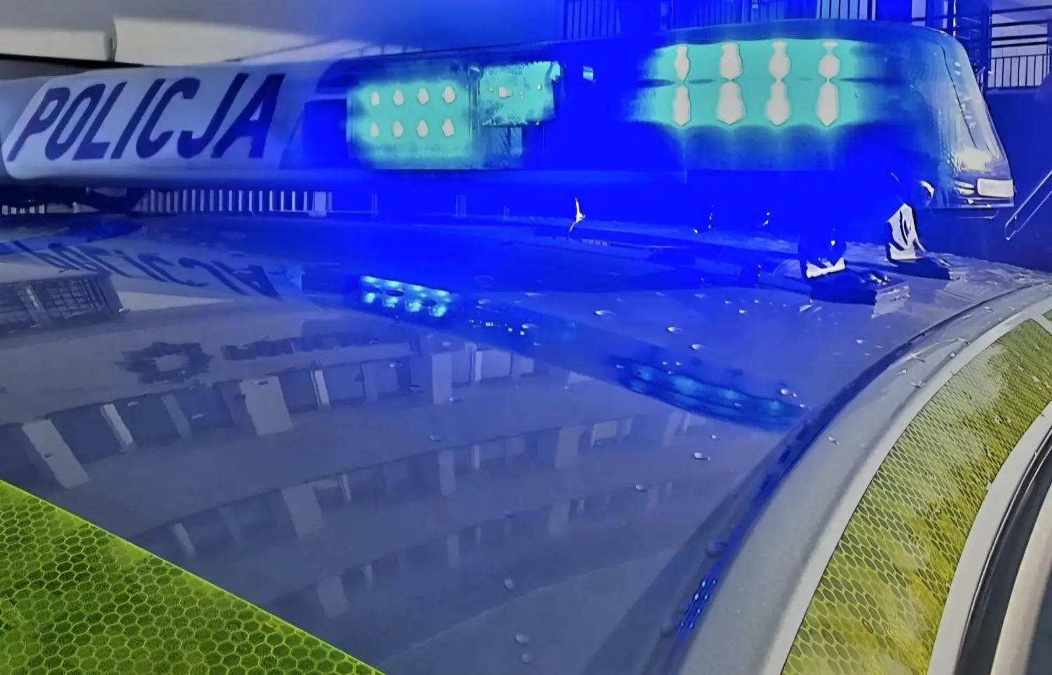 Pijany 17-latek rozbił Audi. Nie miał prawa jazdy