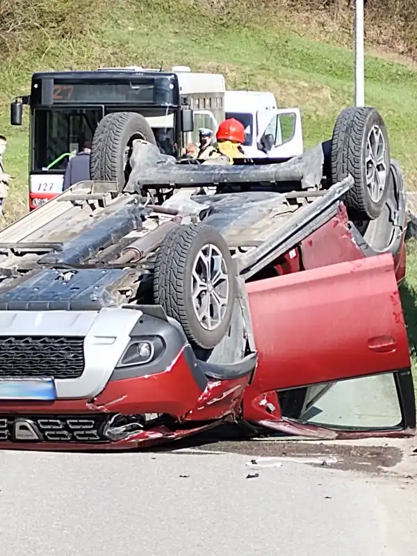Wypadek w Piątkowej. Jedna osoba trafiła do szpitala