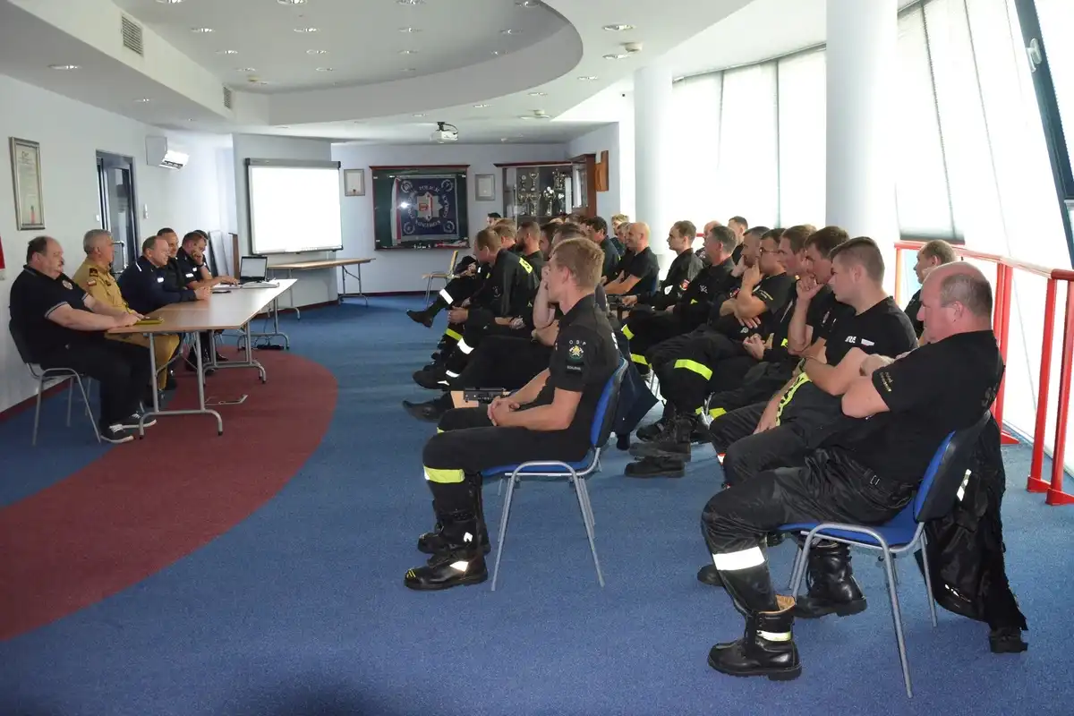 Gorliccy policjanci szkolili kierowców OSP