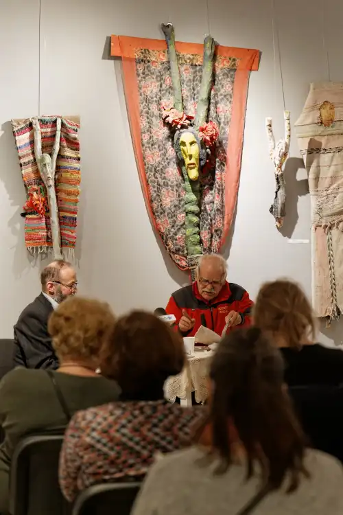 Poetyckie spotkanie z Julianem Klamerusem w Muzeum Nikifora