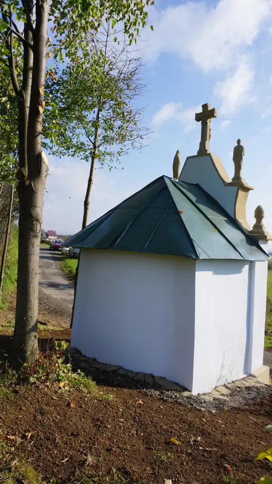 Kapliczka w Niskowej już po renowacji