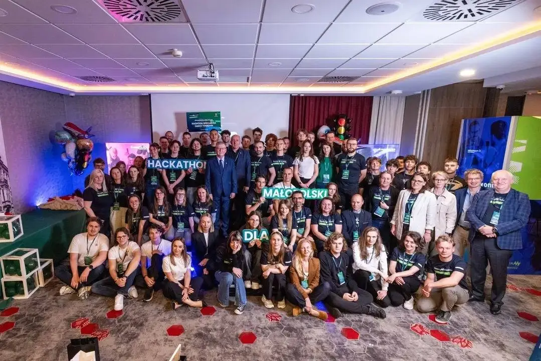 Dwa dni, dziesiątki pomysłów i jeden zwycięzca. Hackathon dla Małopolski rozstrzygnięty
