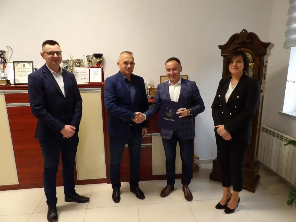 Będzie modernizacja budynku Zespołu Szkolno-Przedszkolnego w Stróżach. Umowa podpisana