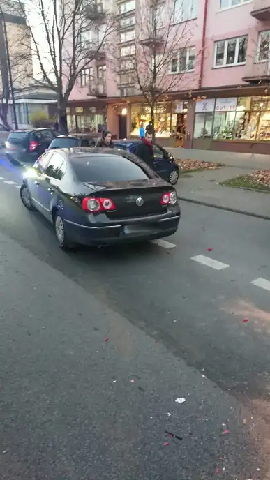 Wypadek na Al. Wolności. Zderzenie osobówki z autobusem