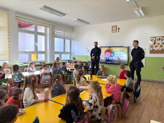 Policjanci w szkole w Skrudzinie. Rozmawiali o bezpieczeństwie