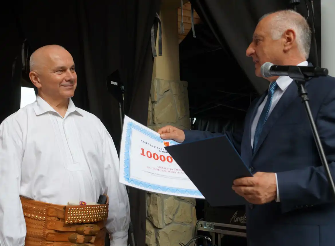Muzycy Orkiestry Dętej z Łącka uhonorowani przez starostę nowosądeckiego