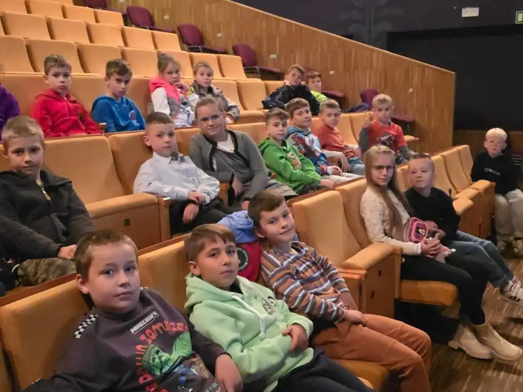 Uniwersytet Dziecięcy w Starym Sączu wystartował. Mali odkrywcy ruszają w podróż po wiedzę