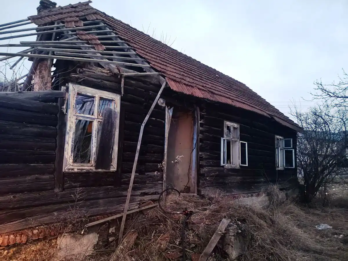 Pożar w opuszczonym budynku mieszkalnym w Nowym Sączu