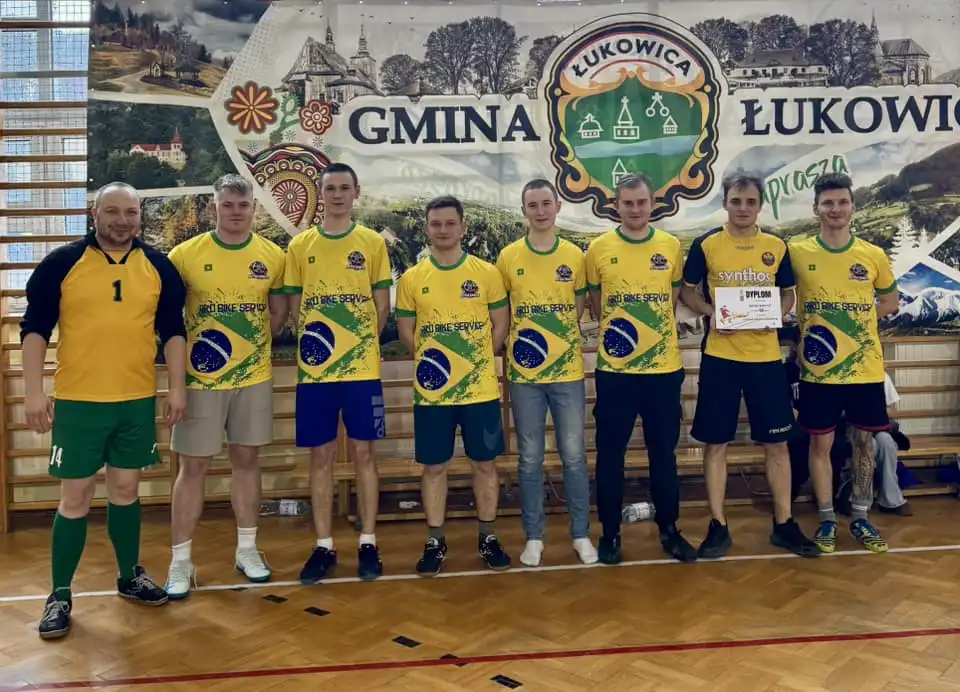 Czarne Mamby triumfują w turnieju futsalu dzikich drużyn
