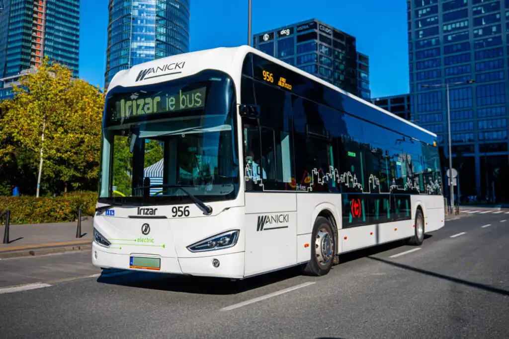 Nowy Sącz stawia na elektromobilność. Podpisano umowę na dostawę nowych autobusów elektrycznych