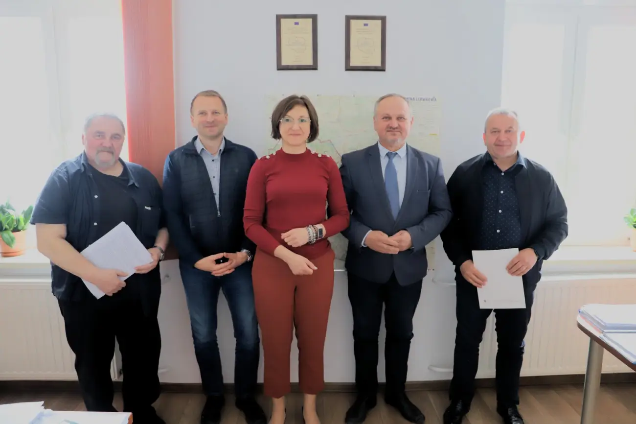 Rusza remont Orlika i budowa nowego placu zabaw w Męcinie